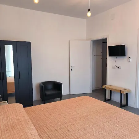 Room 48 Bologna-3