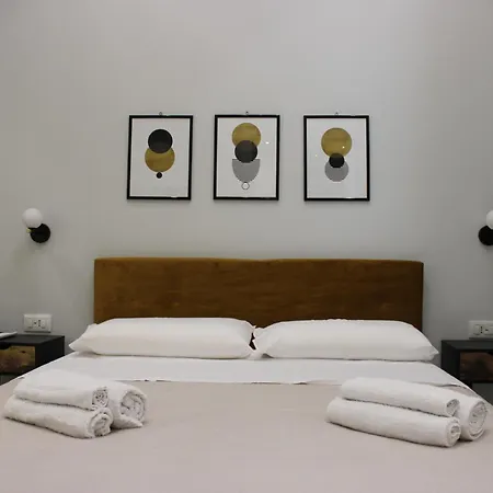 Incentro Elegant Rooms-3