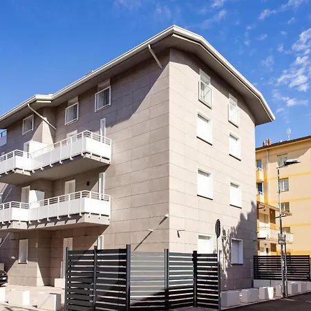 Apho Apartment Hotel-3
