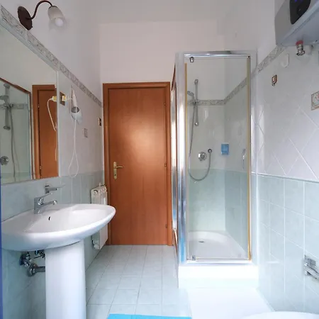 Guest House Piazza Tarquinia-3