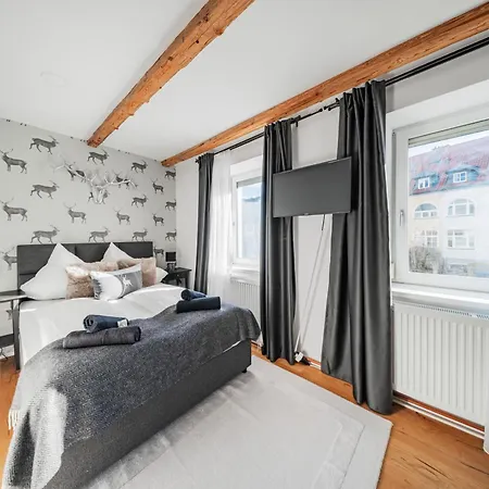 Innsbruck City Chalet-3