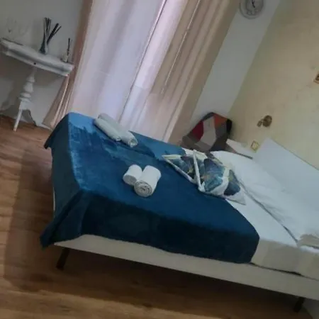 Giuliano Rooms-2
