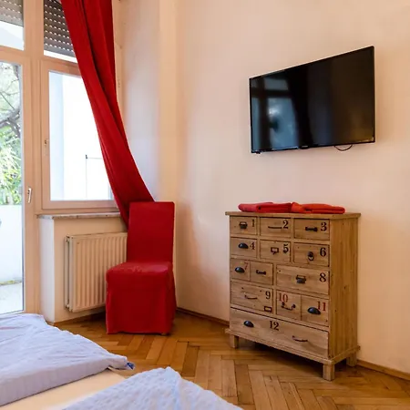 Bolzano Rooms-3