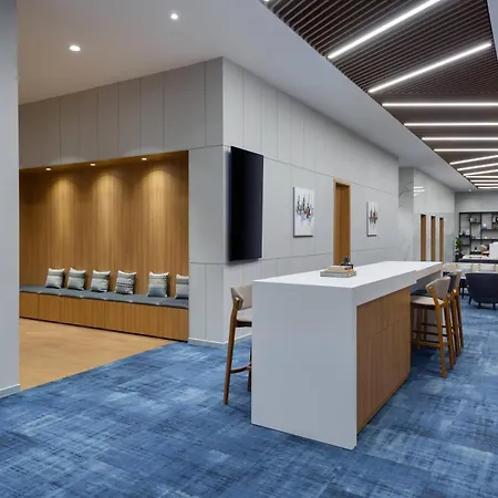 Courtyard By Marriott Bucharest Floreasca-3
