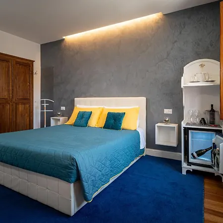 Marcus Suite-2