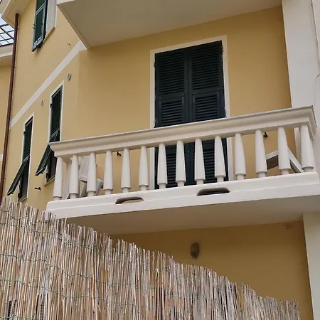 House LeoMar di Sara-3