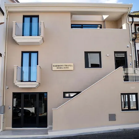 Harmony Tropea Rooms & Suites-3