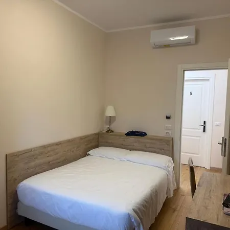 Guesthouse Central Station Group - Via Ponte Seveso 18-2