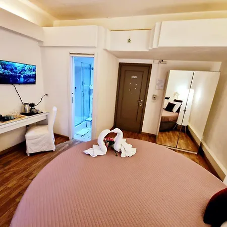 Appia Avenue 639-2