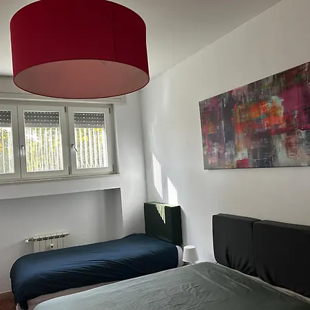Bam Bam Tiburtina Guesthouse-3