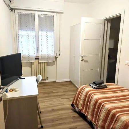 MAYFLOWERS B&B Zona Ospedale Cisanello Pisa-2