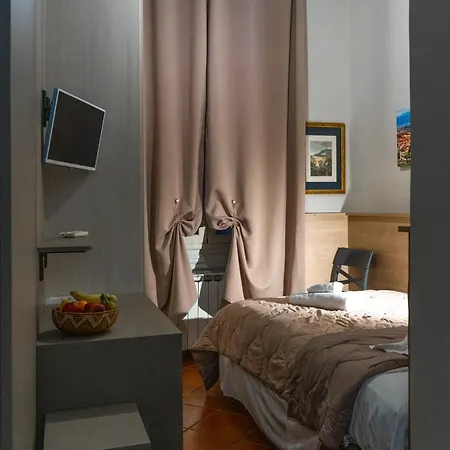 La Rosa Di Firenze B&B-3