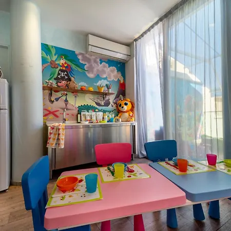 Baby Family Hotel Alda Amelia-3