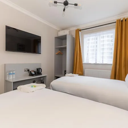 MARINA HOTEL London-2