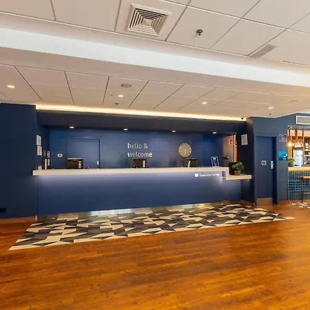 Travelodge Barcelona Poblenou-2