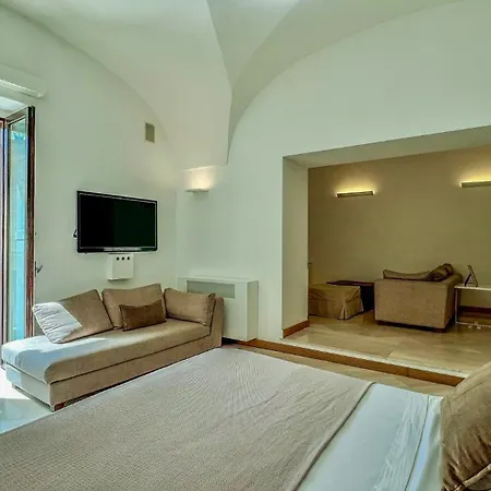 Santacroce Luxury Rooms-2