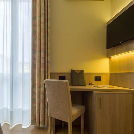 Hotel Est Piombino-2