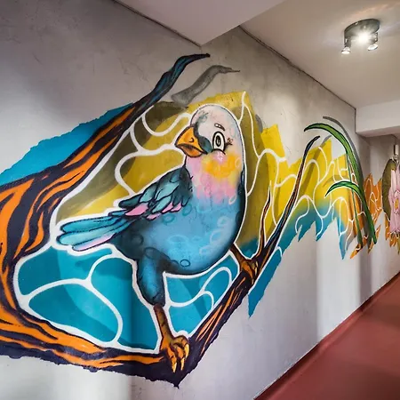 Graffiti Hotel-3