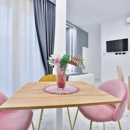 Hotiday Room Collection - Napoli Sant'Arcangelo-2