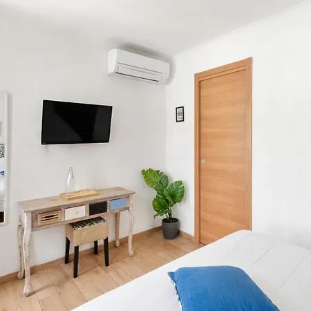 Retro Guest House-3