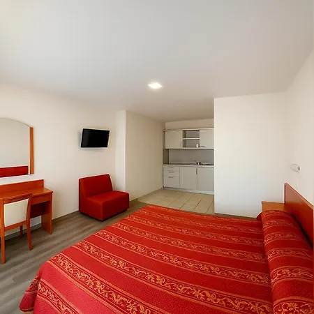 Hotel e Appartamenti La Solaria con parcheggio gratuito a soli 450 MT dalla nuova Basilica di Padre Pio-3