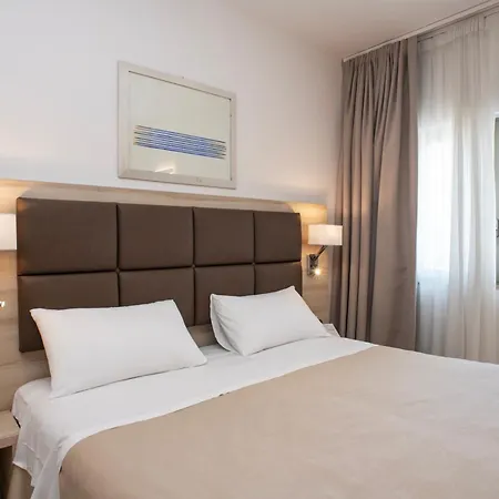Hotel Albània-3