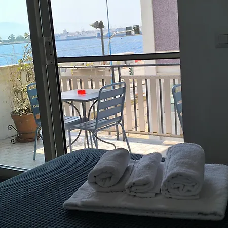 Miti Dello Stretto B&B-2