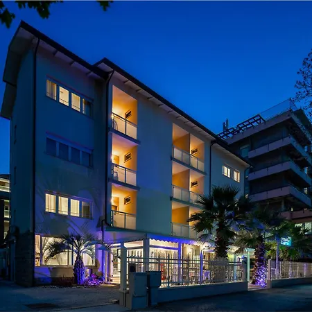 Hotel Altamarea Cesenatico-3
