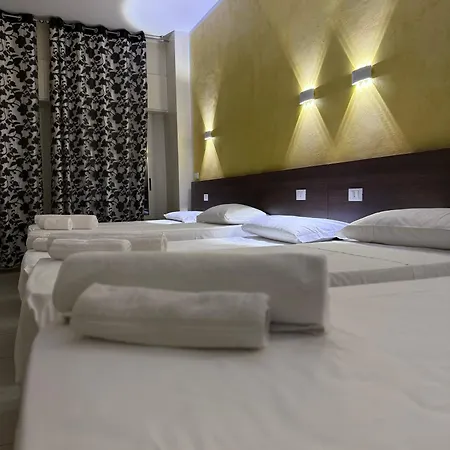 Tiburtina Guesthouse-3