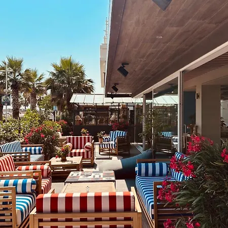 MARITTIMO Riccione - Hotel Clipper FRONTE MARE-3