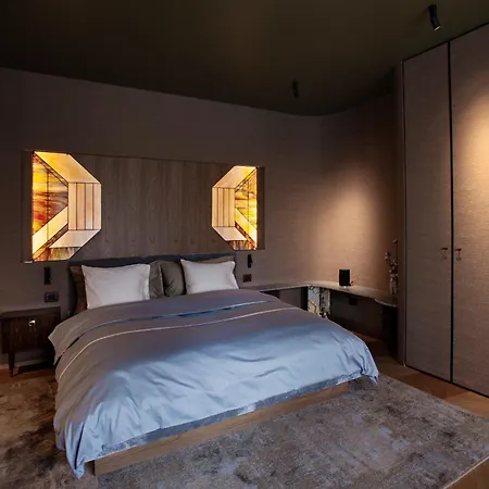 Room 12-2