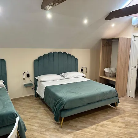 Attic Room-2