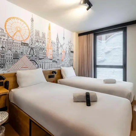 Easyhotel Barcelona La Sagrera-3