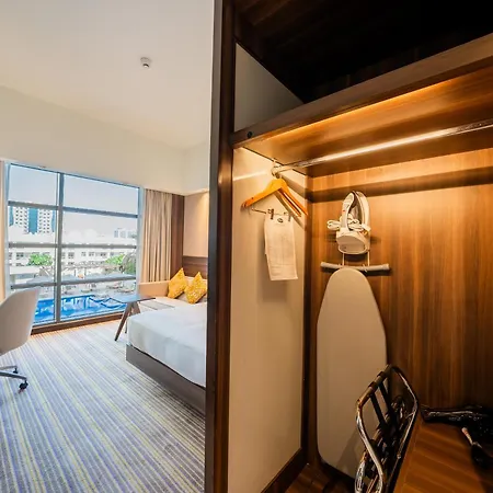 Hampton By Hilton Dubai Airport-2