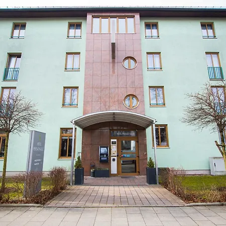 Hotel Perlach Allee By Blattl-2