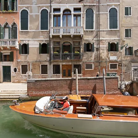 Palazzo San Firmino Suite Canal View-3