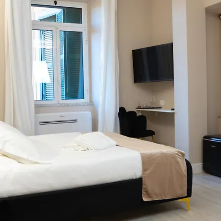 Suites 215 Colosseum - Guesthouse-3
