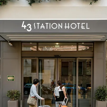 43 Station Hotel-3