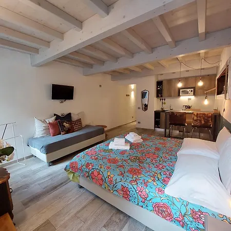 Casa Santa Marta-2