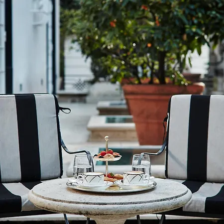 Hotel Lord Byron - Small Luxury Hotels Of The World-2