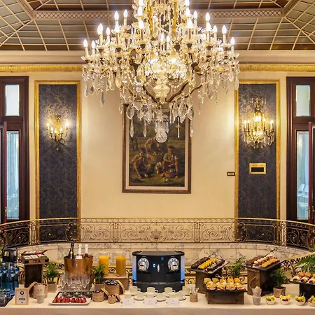 El Avenida Palace-2