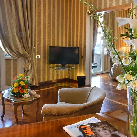 Grand Hotel Vesuvio-3