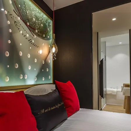 Hotel Les Bulles De Paris-2