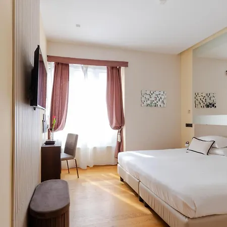 Ah - Fashion District-3