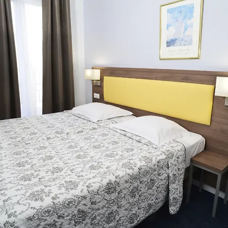 Hotel Ambassadeur-3