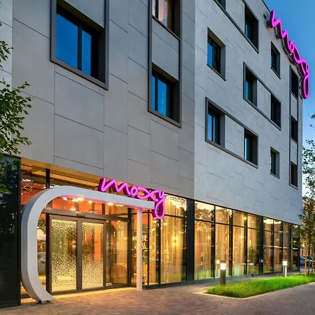 Moxy Verona-3