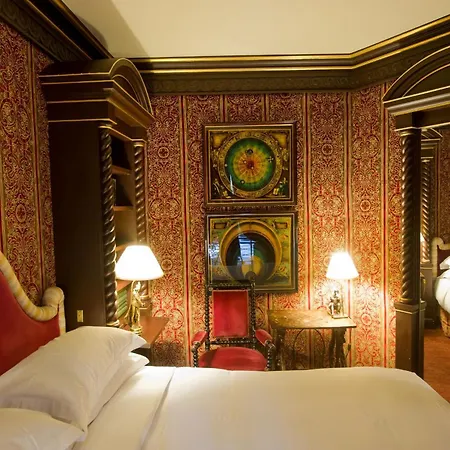 L'Hotel-3