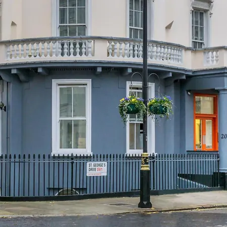 Oyo Townhouse New England, London Victoria-3