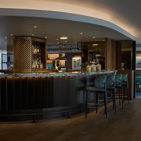 Doubletree By Hilton London Excel-3