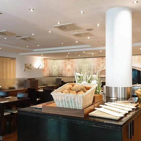 Intercityhotel Wien-2
